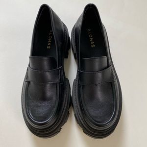 Alohas trailblazer loafers in black/size 36